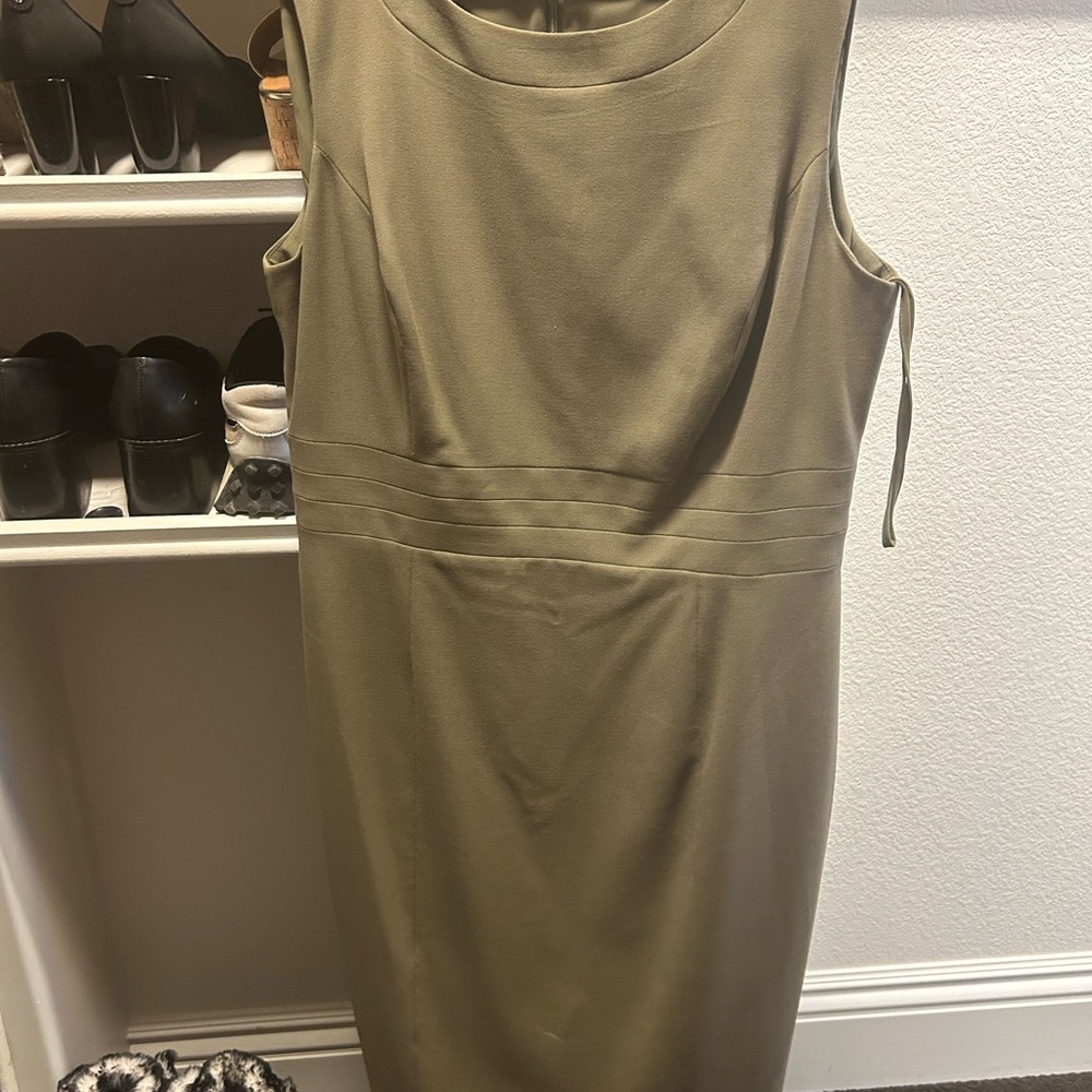 Elegant Nine West Olive Green Sleeveless Dress